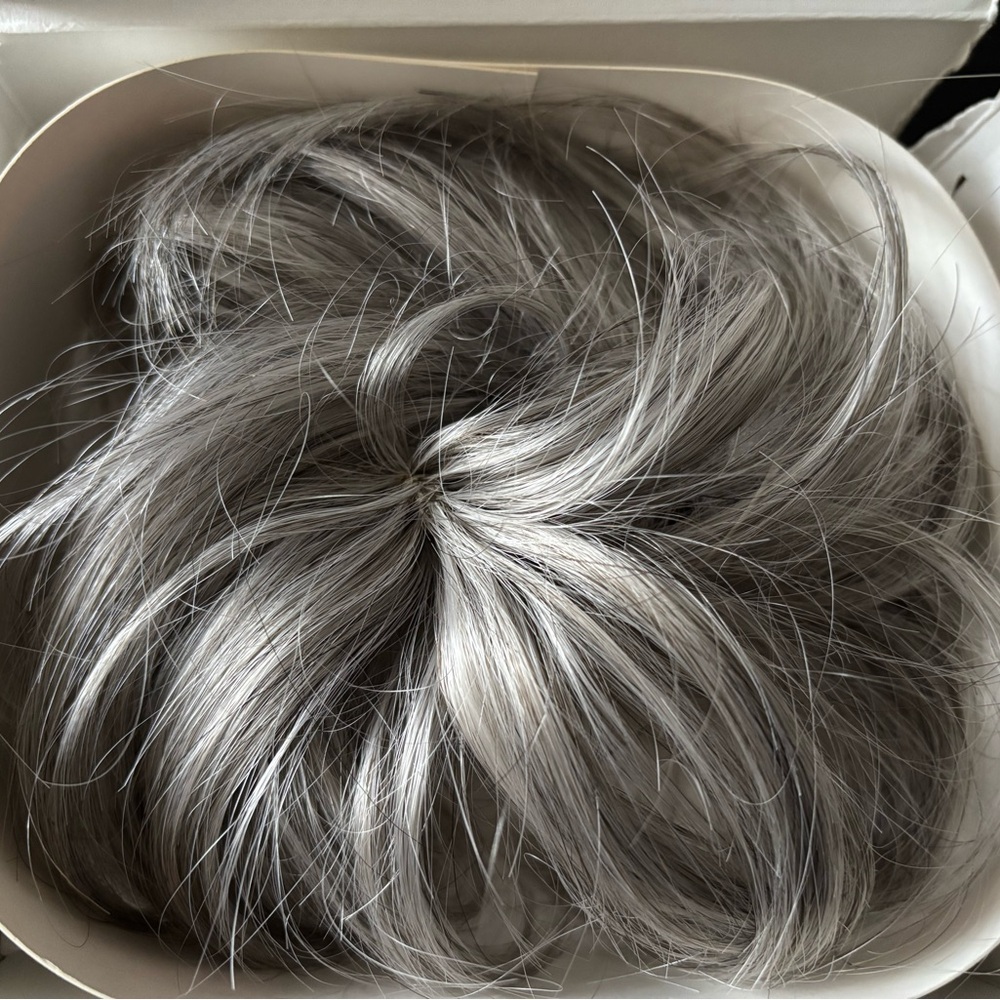 Elegant Silver Gray Hairpiece